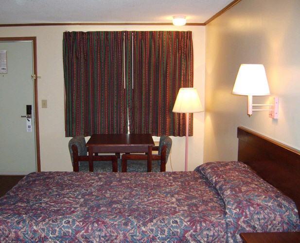 Budgetel Inn & Suites كولومبوس المظهر الخارجي الصورة